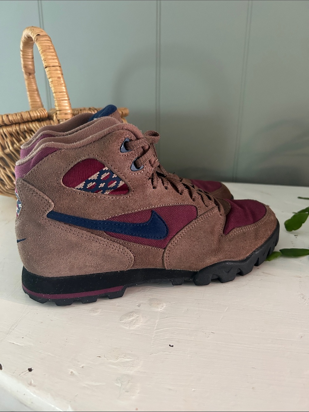 Vintage 94 Nike Caldera plus hiking boots size 10